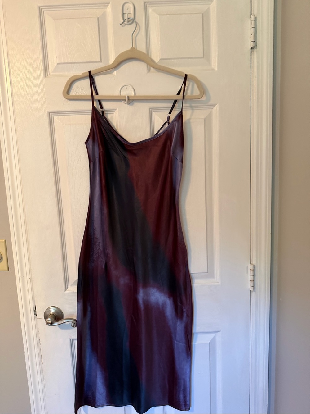 Motel Rocks NWT Juvina Midi Dress in Satin Watercolour Plum